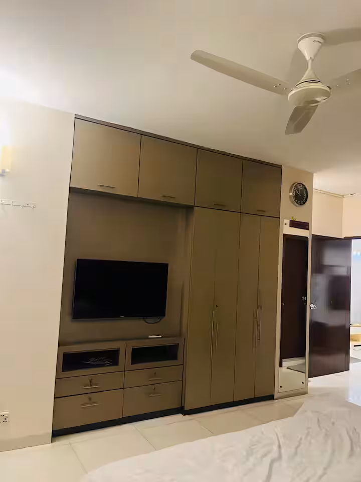 king room · Bedroom